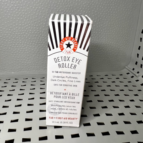 First Aid Beauty Skincare New This Month Nwt First Aid Beauty Detox